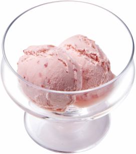 Vanilla ice cream/strawberry ice cream each