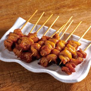 [新]村の鶏皮串～にんにく醤油味～