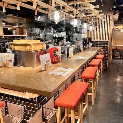Counter seats are also available.Please use it in various situations such as a quick drink after work or a meal with friends.