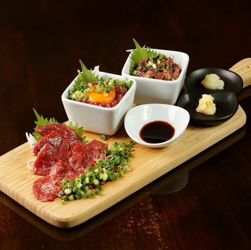 当店自慢の『UFOチキン』をはじめ、赤城牛など豊富な料理を堪能