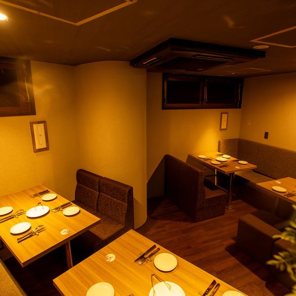 【阪急線三宮駅から徒歩3分♪】駅近で好立地！お肉を食べるなら当店へ！女性のお客様、会社帰りの飲み会、合コン、同窓会、お一人様etc…あらゆるお客様にお気軽にご来店いただける空間作りを目指しております。オシャレな雰囲気でごゆっくりとお過ごし下さい。