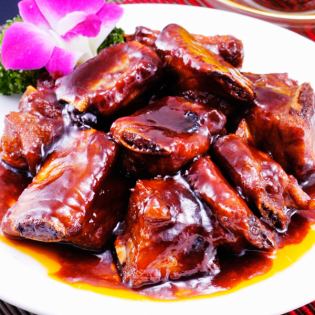 Fujian-style soft pork/Spare ribs braised in black pepper/Spare ribs braised in soy sauce