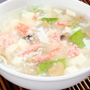 カニ肉と豆腐のとろみスープ/タイピーエン(福建風ワンタン)/福満園特製スープ