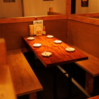 3名～6名様用テーブル席お客様の人数構成・用途にあわせてその日一番適したお席をご提供致します。