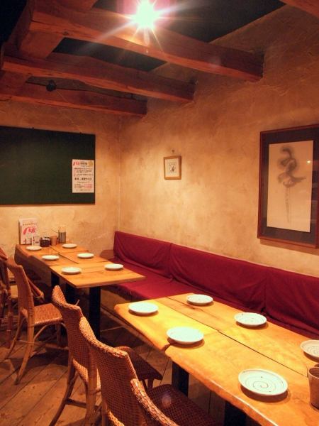 ご宴会は4名様～！地酒と串焼きを楽しみながら、ゆったりとお過ごし頂けます。貸切のご予約もご相談を。