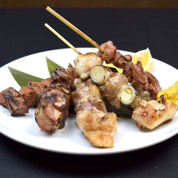 【毎日手打ち】こだわりの串焼きも当店の名物です。1串180円～。飲み放題も2時間980円でご利用頂けます