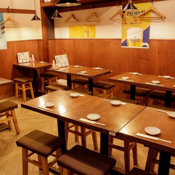 団体予約も最大18名様までご利用いただけます。2時間の飲み放題付宴会コースのご用意。当店自慢のもつ鍋が入っているコースもございますので、この機会にご賞味を。