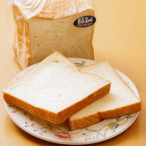 香りの良い小麦粉にこだわったパン