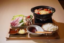 奢華番茄起司火鍋午餐