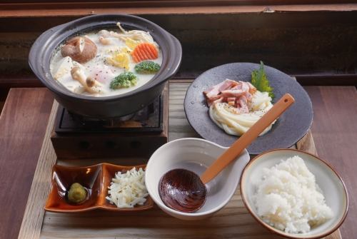 濃厚豆乳カルボ鍋ランチ