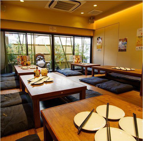 2階フロア最大25名様、3階フロア最大30名様での宴会可能!