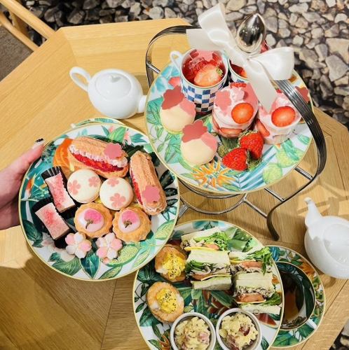 ３段のアフタヌーンティーセットの魅力を堪能