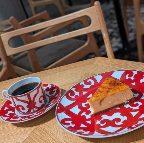 その日によって日替わりのケーキを楽しめます♪