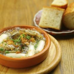 Oysters and white onions