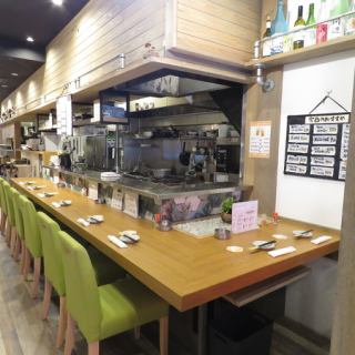 [One person welcome!] "Public underground bar Mitsubachi" has an atmosphere that makes it easy to stop by on your way home from work.The stylish and calm atmosphere of the restaurant makes it easy for women to enter. Of course, men are also welcome!