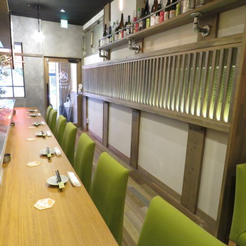 [Special seats for adults ◎] In the stylish and modern Japanese atmosphere, we have prepared counter seats where you can sit back and relax! Relax in a comfortable chair and enjoy your meal.