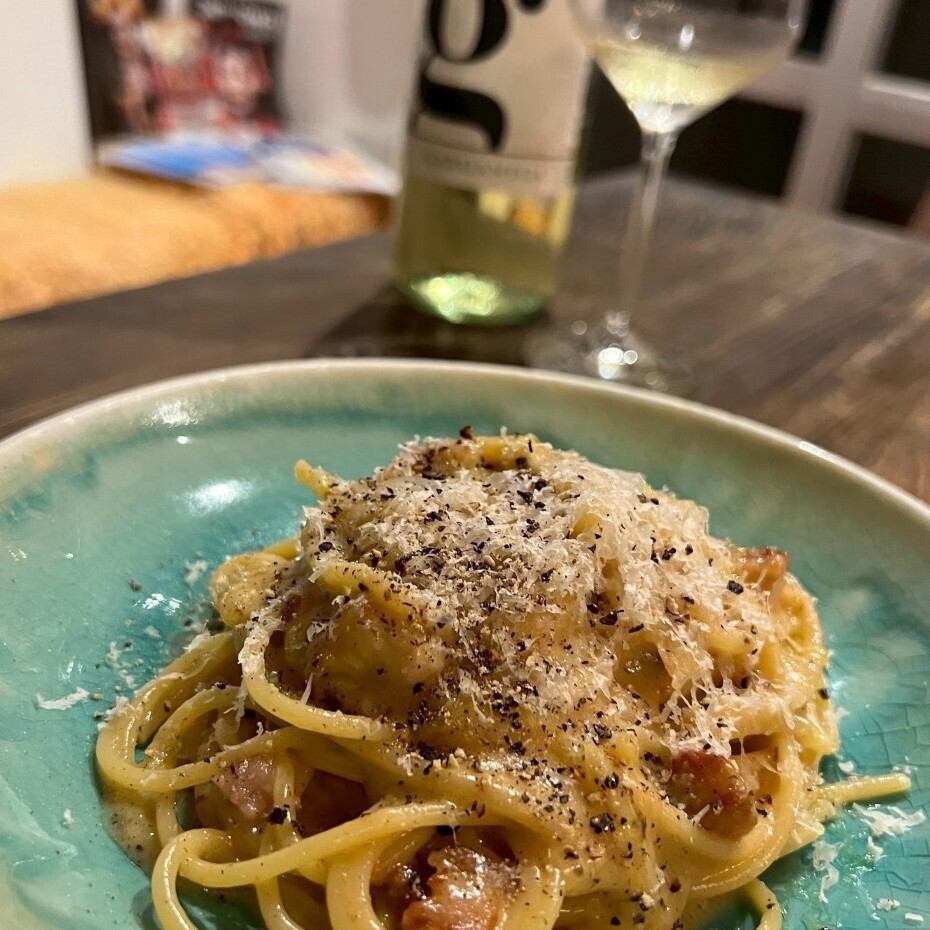 女性が集うおしゃれなオステリア