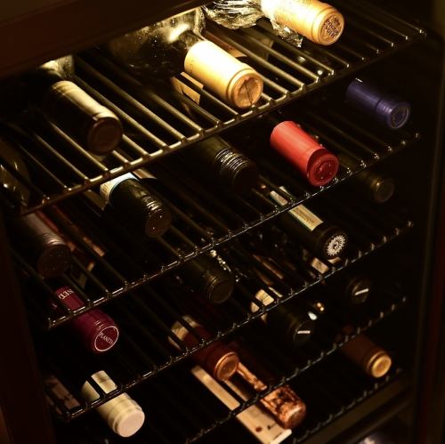 店主こだわりのワインの数々をお楽しみください