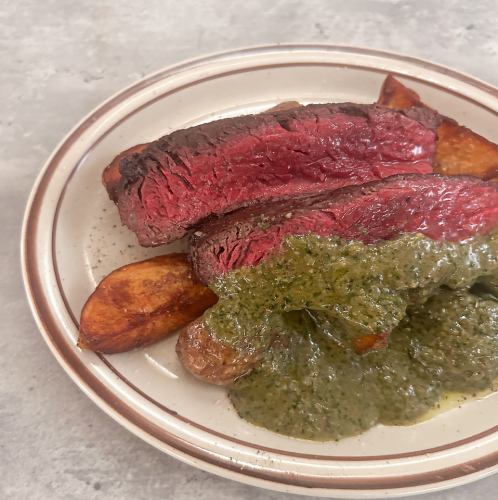 牛赤身のステークフリット　ハーブバターソース