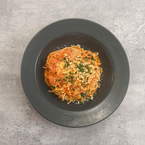 ズワイガニのトマトクリームパスタ