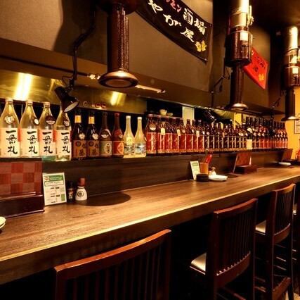 少人数での利用にぴったりなカウンター席やテーブル席をご用意しています。目の前で焼き上がる香りを楽しみながら、ゆったりとした時間を過ごせます。落ち着いた雰囲気で、デートや友人との食事にもおすすめ◎居心地の良さを大切にした空間で、特別なひとときをお楽しみください♪