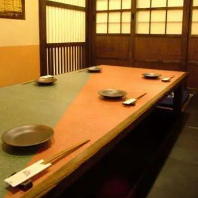 It is a sunken kotatsu seat that can be used by a small number of people.It can be used by up to 20 people when all are connected.★It can be used in various scenes such as large, medium, and small.Enjoy your time in a private room.