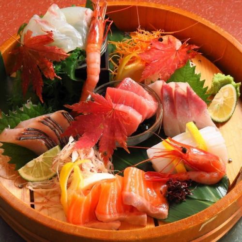 Takamatsu Station's largest seafood izakaya