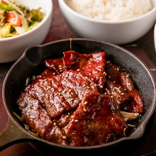 鉄板牛焼肉定食