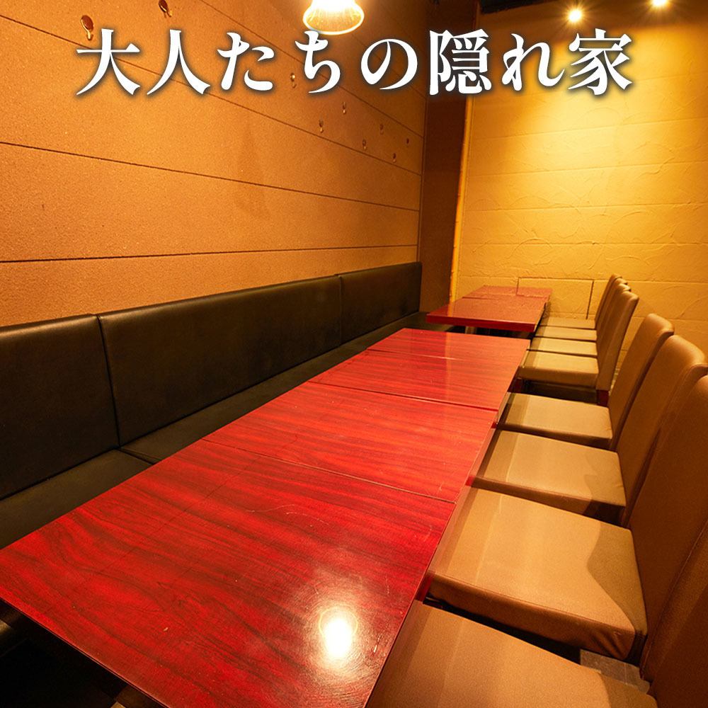 木の温もり感じるこだわり空間。新宿のデート・女子会もおすすめ