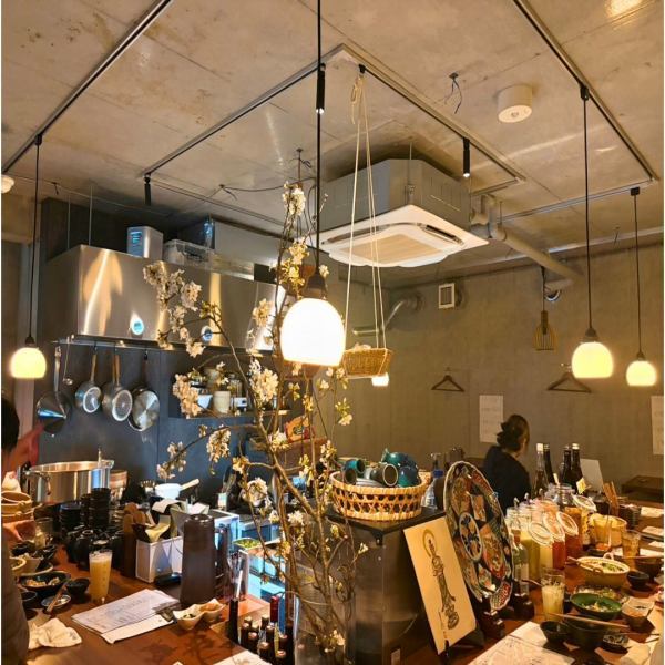 季節の京野菜をいかした、四季の味覚をお楽しみください。和をモチーフにした落ち着いた空間でお料理をお楽しみ頂けます。