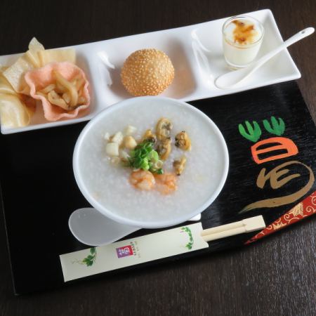 Seafood porridge set 1,600 yen (tax included)