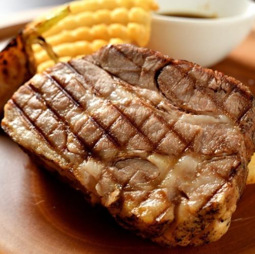 Domestic roasted shoulder pork steak (170g)