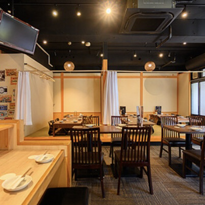 The spacious restaurant also has a tatami room where you can relax!