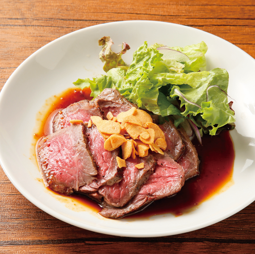 にんにくとお肉の相性は抜群！お酒と一緒にお楽しみください◎
