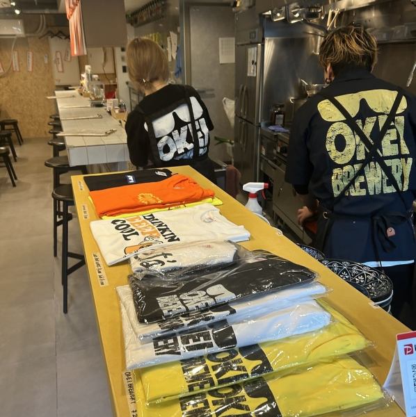 【グッズ販売しております！】飲んで食べて満足した後は、【ファン心をくすぐるオリジナルグッズ】をチェック♪センスの光るアイテムが揃っていて、何気ない一品でも日常をちょっと楽しくしてくれます☆ふらっと立ち寄っても思いがけない出会いがあるかも◎あなただけのお気に入りを見つけて★