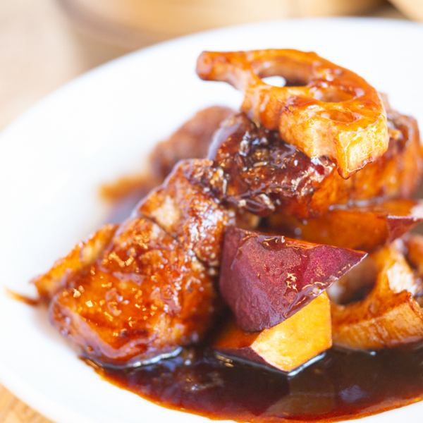 ビールにも白ごはんにもピッタリ◎【当店自慢の黒酢豚】