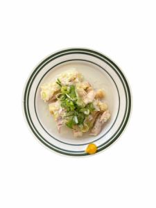 Steamed chicken with green onion sauce