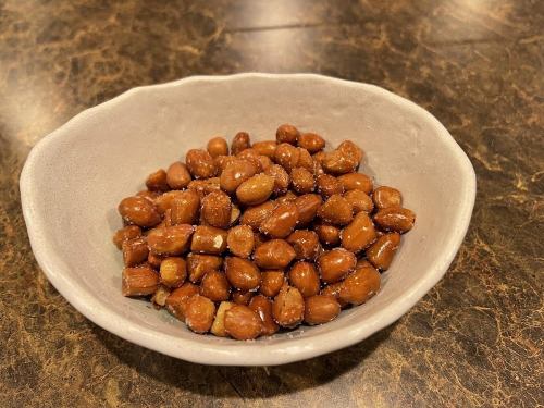 Fried peanuts