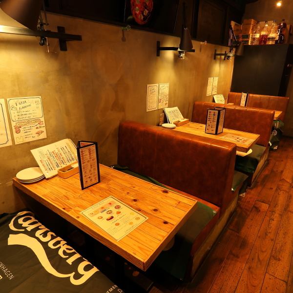 【多彩なシーンでご利用いただけます】店内には様々な人数でご利用いただける各種テーブル席をご用意しております◎どのお席もゆったりとお過ごしいただけるため、女子会・仕事仲間との飲み会や団体様の飲み会など多彩なシーンでご利用いただけます！