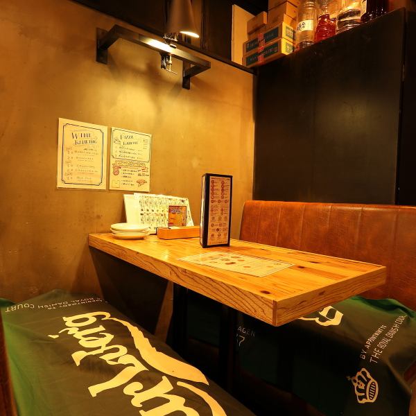 【居心地のよい空間はお祝いごとにもぴったり】間接照明で優しく照らされた店内は雰囲気も抜群。女子会やお誕生日のお祝いにもお使いいただけます！誕生日や歓送迎会にはデザートプレートもご用意いたしますので、お気軽にご相談ください♪