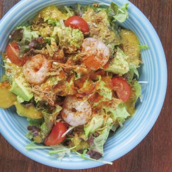 海老とアボカドのサラダ～自家製すりおろし野菜ドレッシング～