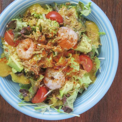 海老とアボカドのサラダ～自家製すりおろし野菜ドレッシング～