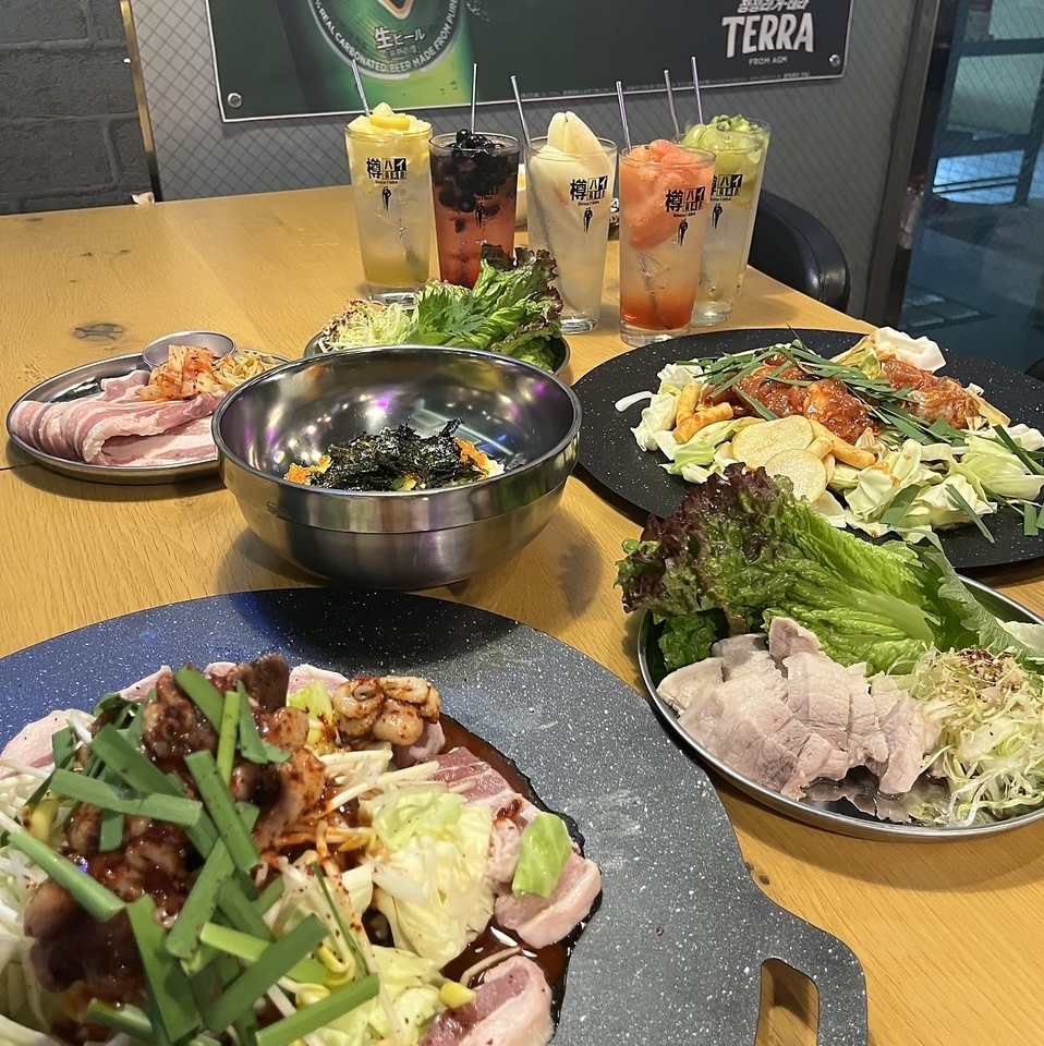 【西大路駅すぐ!】こだわりの料理の数々と豊富なお酒を楽しむネオ酒場”ダンラン”♪