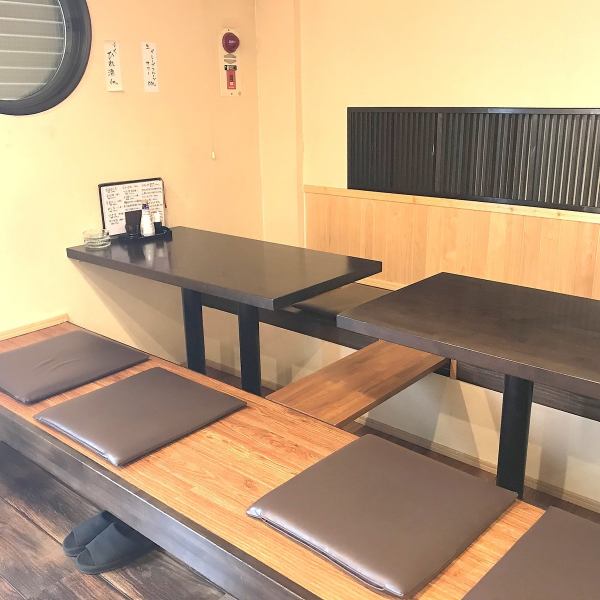 There are 3 digging seats in the store, making it a relaxing place to relax.You can enjoy your meal and drink with your family's food and senior citizens.