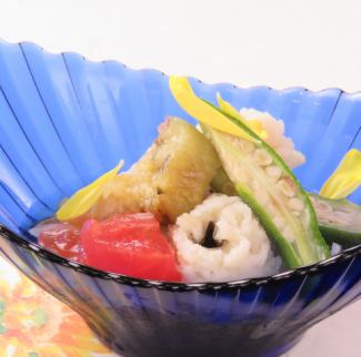 三文魚和夏季蔬菜