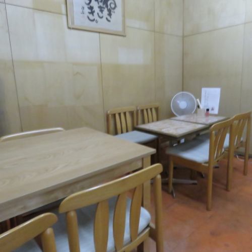 <p>夜は25時まで営業しているので、二次会や三次会にもぴったり。スタッフが、心を込めておもてなしします。仲間との語らいの場にぴったりな地元に愛され続けるアットホームな居酒屋。</p>