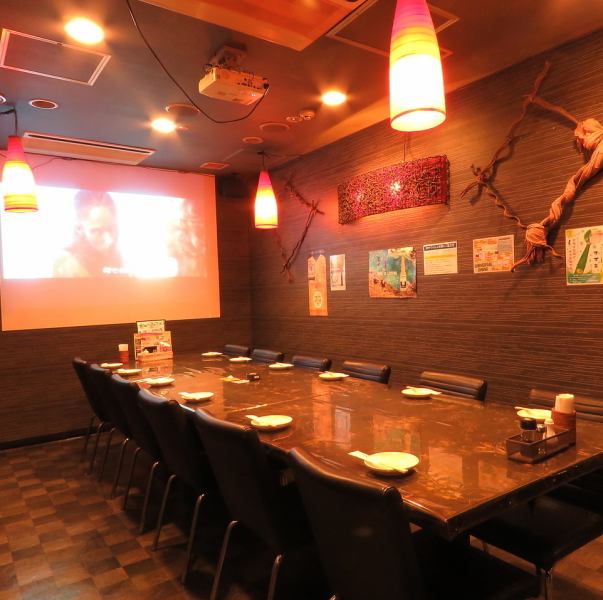 [Completely private room] There are 4 types of table seats in the private room! Equipped with a projector, you can enjoy watching events and sports games! A private room that is easy to use for the next meeting!
