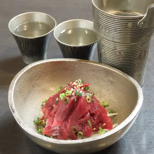 Popular horse sashimi with sesame and salt dressing