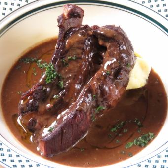 Pork spare ribs stewed in balsamic