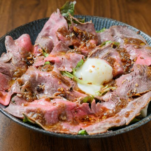 【看板メニューが店舗でもテイクアウトでも!】ローストビーフ丼